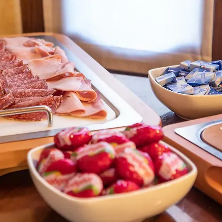 Le Due Corti 4* Como